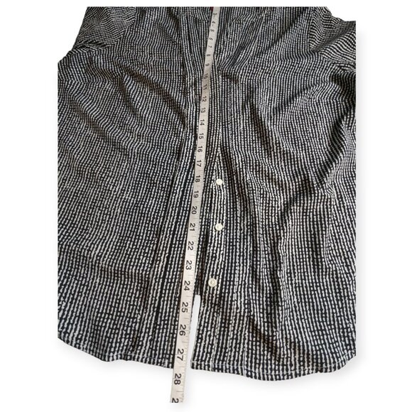 212 Collection Black & White Seersucker Long Sleeve Button Front Top Size 1X - Picture 12 of 14